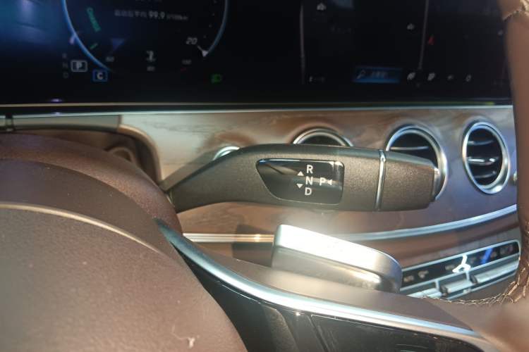 Used Mercedes-Benz E-Class 2023 Updated E 300 L Fashion Edition
