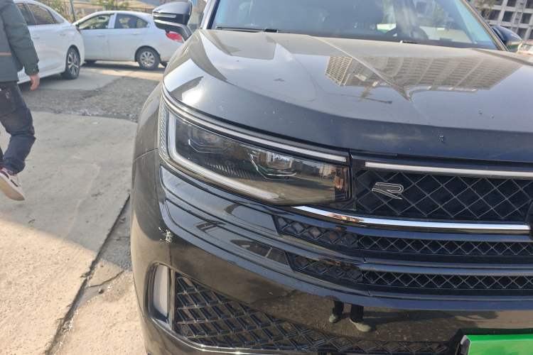 Used Volkswagen Tavendor 2023 330TSI Luxury Touring Edition