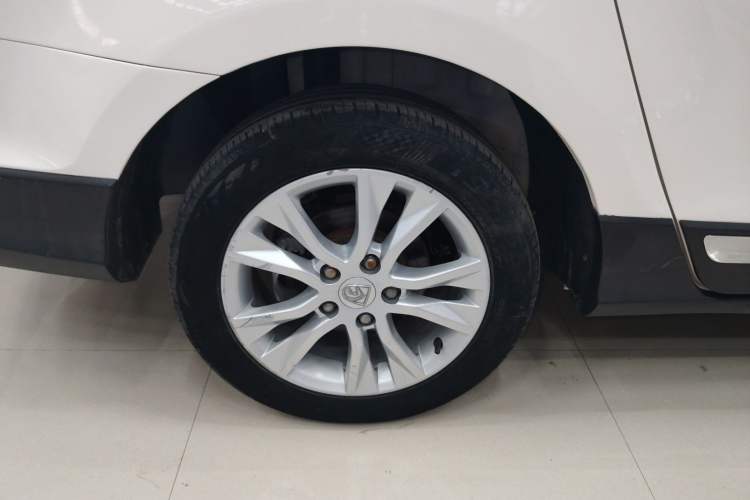 Used Baojun 730 2016 1.5L Manual Comfort Version 7 Seats China V Emission Standard Right Rear Wheel Hub