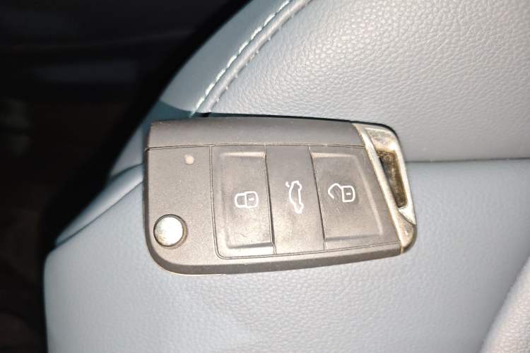 Used Volkswagen Tharu 2023 300TSI Two-Wheel-Drive Moon Luxury Edition