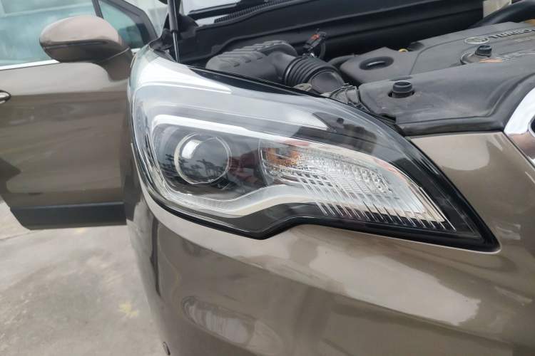 Used Buick Envision 2016 20T Two-Wheel-Drive Elite Model
