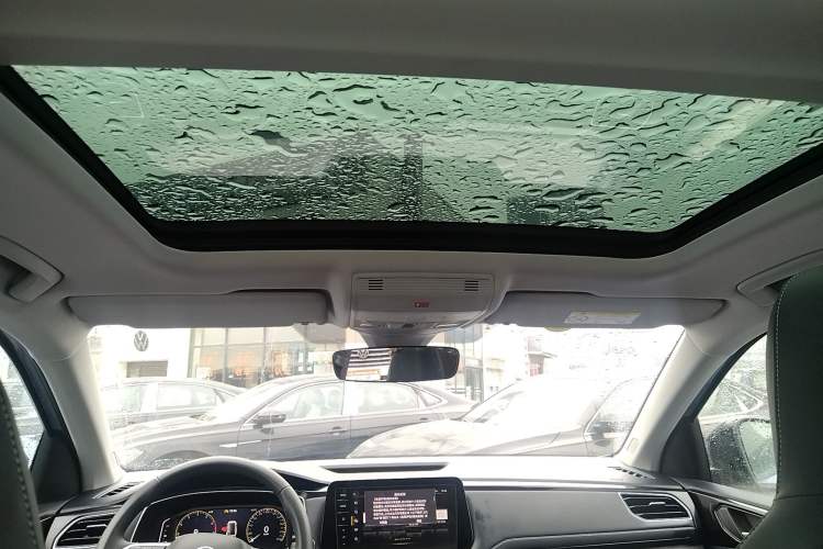 Used Volkswagen Tharu 2025 NewRui 300TSI Prestige Edition
