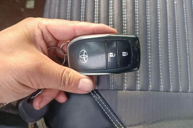 Used Toyota Highlander 2018 2.0T Four-Wheel Drive Knight Edition 7 Seats China VI Standard
