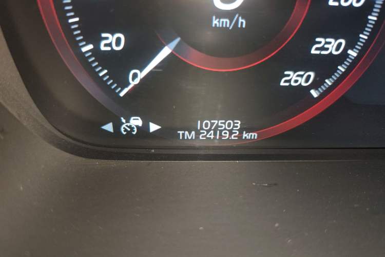 Used Volvo S90 New Energy 2021 T8 eDrive Hybrid Zhiyi Luxury Edition Odometer Close Up