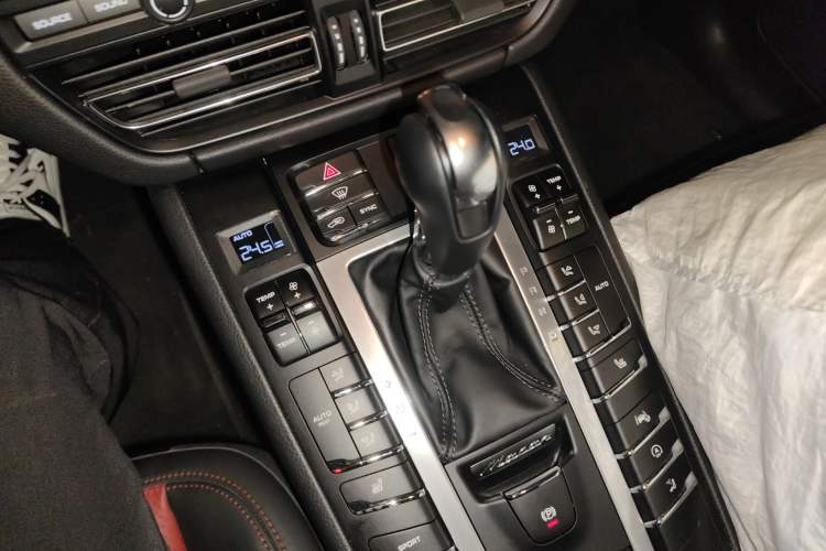 Used Porsche Macan 2020 Macan 2.0T Gear Lever