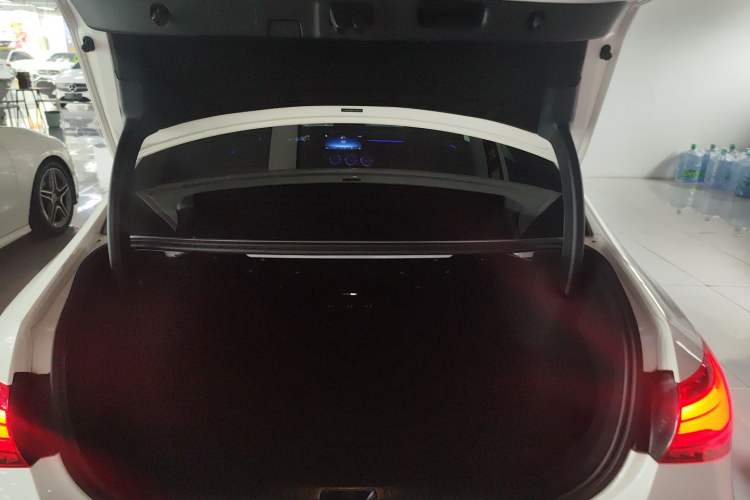 Used Mercedes-Benz A-Class 2022 Revised Version A 200 L Sport Sedan Fashionable Style