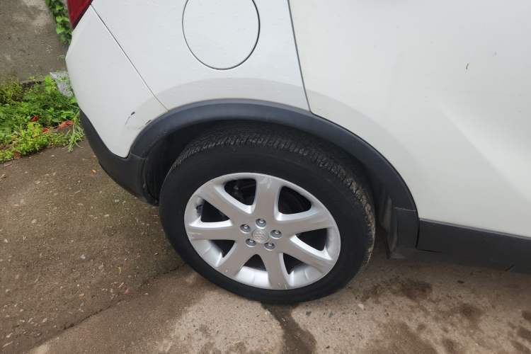 Used Buick Encore 2015 1.4T Automatic Two-Wheel Drive Urban Elite Version
