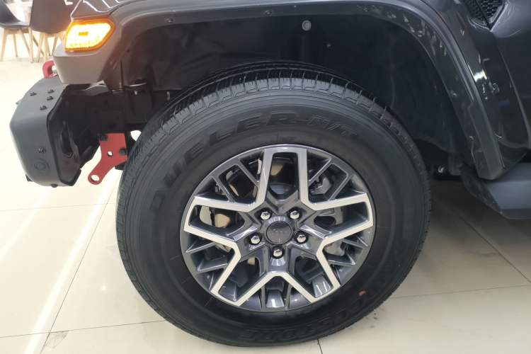 Used Jeep Wrangler New Energy 2021 Four-Door 2.0T 4xe Sahara Left Front Wheel Hub