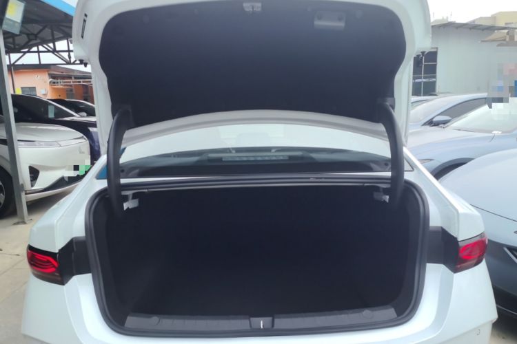 Used BYD Qin PLUS 2025 DM-i Smart Drive 55KM Leading Model Trunk