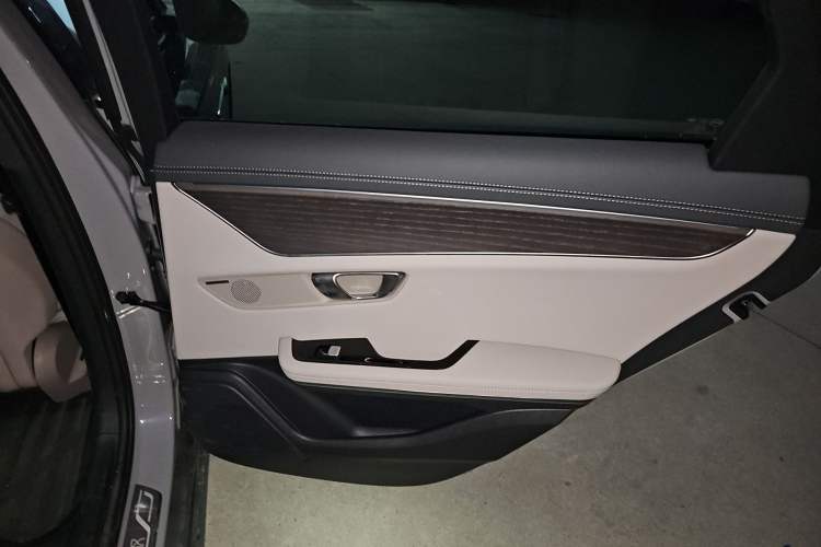 Used BYD Han 2025 DM-i Intelligent Driving Edition 125KM LiDAR Flagship Model