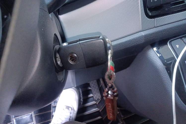 Used Volkswagen Multivan 2016 2.0 TSI Four-Wheel Drive 66th Anniversary Edition Vehicle Key