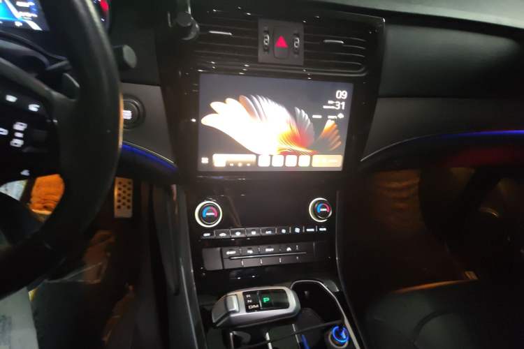 Used Haval H8 2017 2.0T Gasoline Two-Wheel Drive Smart Edition
