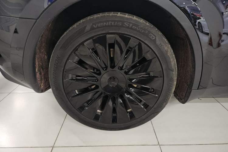 Used Tesla Model Y 2022 Revised Version Rear-Wheel Drive Right Rear Wheel Hub