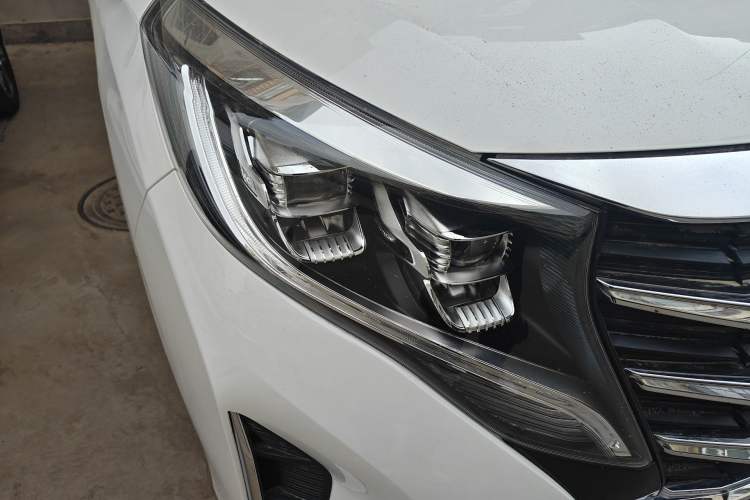 Used GAC Trumpchi M8 2021 Lingxiu Series 390T Deluxe Edition Right Front Headlight