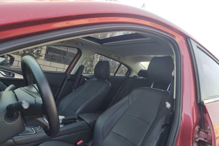 Used Mazda 3 Axela 2019 Cloud-Controlled Sedan 1.5L Automatic Luxury Model China VI Standard Left Front Seat