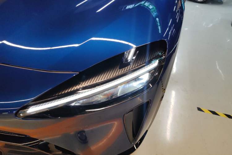 Used Xiaomi Auto YU7 2025 Ultra-Long Range High-Performance All-Wheel-Drive Max Edition
