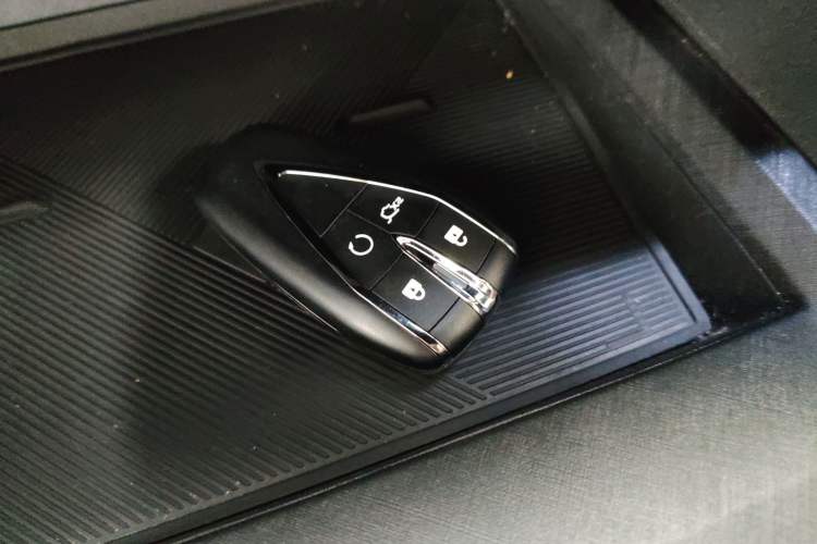 Used Changan UNI-V 2024 1.5T High-Energy Version
