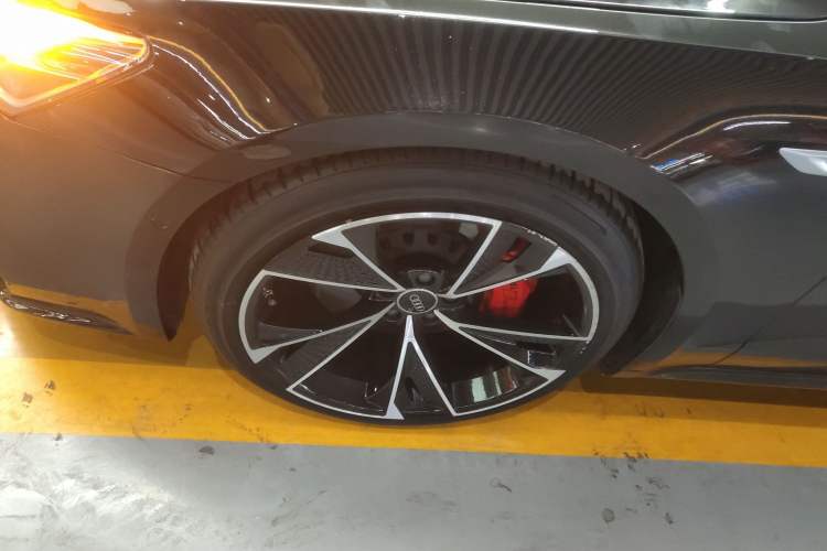 Used Audi A7 2019 55 TFSI quattro Dynamic Edition Left Front Wheel Hub