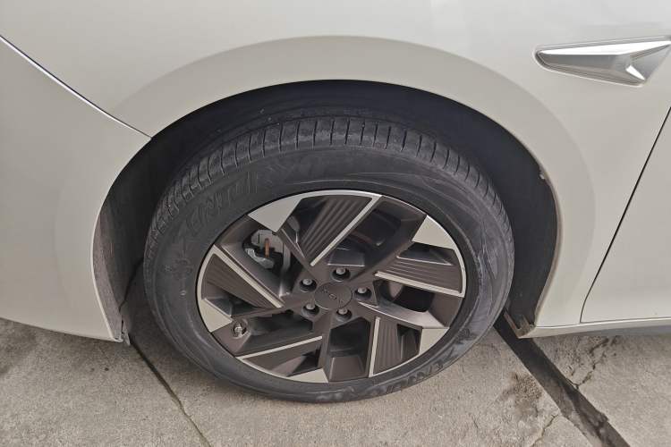 Used AION S Plus 2025 Travel Edition 52.998 kWh Left Front Wheel Hub