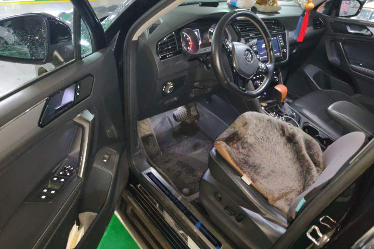 Used Volkswagen Tiguan L 2017 380TSI Automatic All-Wheel-Drive Luxury Edition
