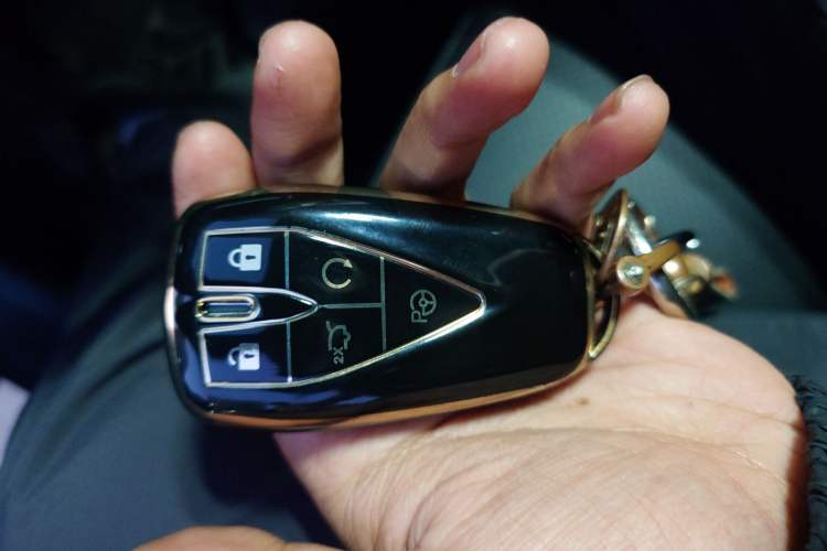 Used Changan UNI-V 2022 1.5T Smart Navigation Version