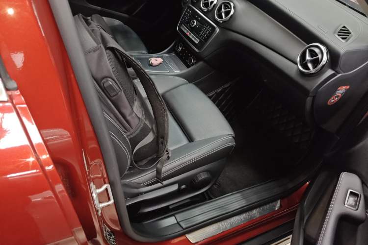 Used Mercedes-Benz GLA 2017 GLA 200 Fashion Model Right Front Seat