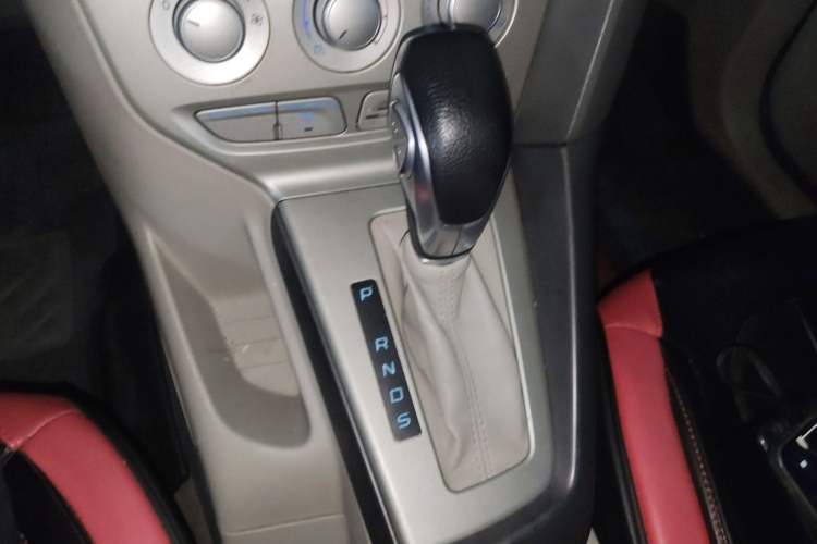 Used Ford Focus 2012 Sedan 1.6L Automatic Comfort Model Gear Lever