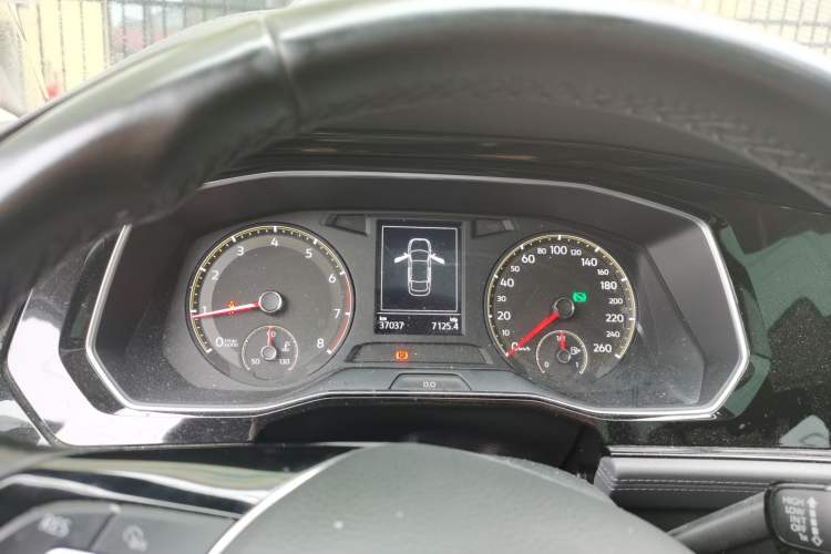 Used Volkswagen Sagitar 2020 200TSI DSG Comfort Version China V Standard Instrument Cluster