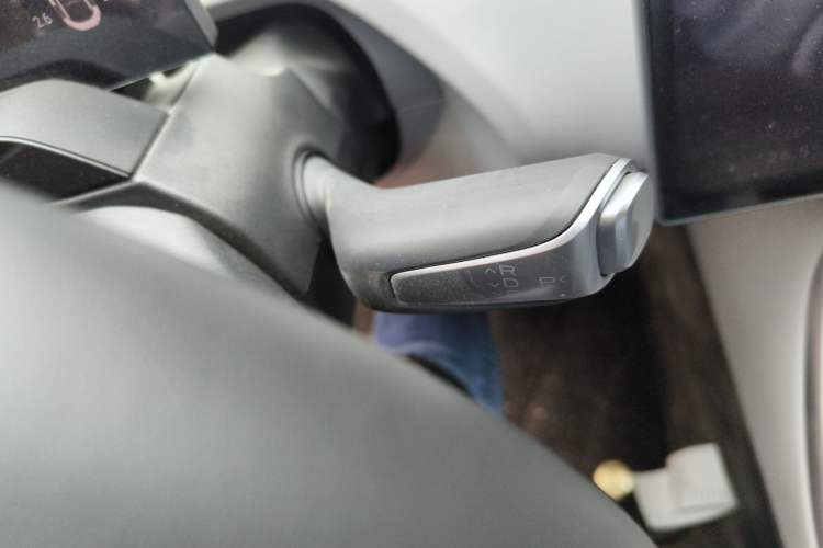 Used XPeng MONA M03 2024 620 with Ultra-Long Range Gear Lever