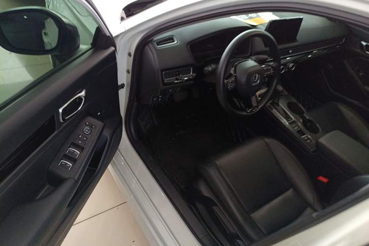 Used Honda Civic 2022 240TURBO CVT Dynamic Edition Driver Seat