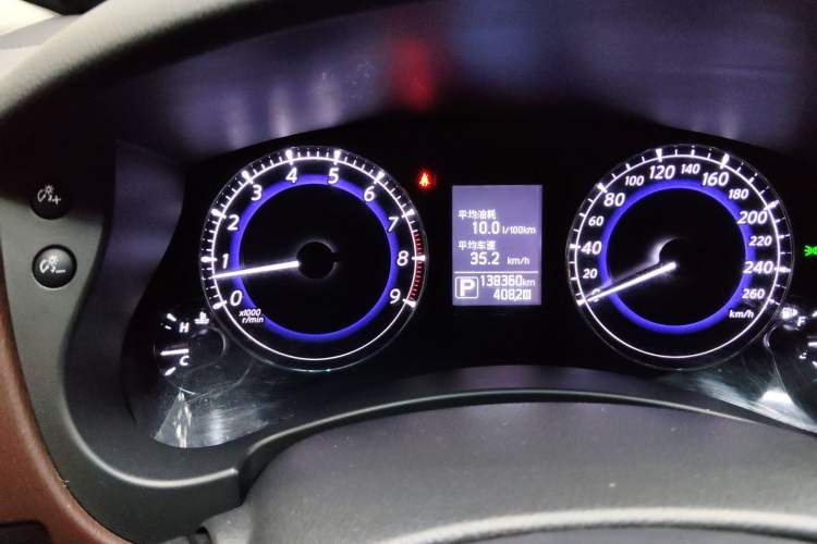 Used Infiniti QX50 2015 2.5L Enjoyment Edition Odometer Close Up