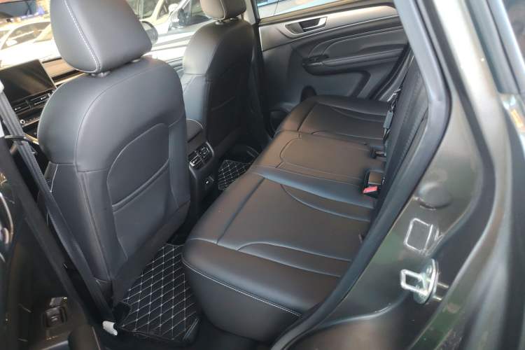 Used Haval M6 2021 PLUS 1.5T DCT Prestige Smart Connectivity Model
