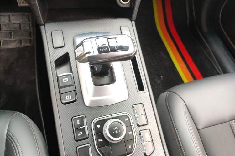 Used Haval H6 Coupe 2020 Smart Connect Version 1.5T Automatic Two-Wheel Drive Elite Model Gear Lever