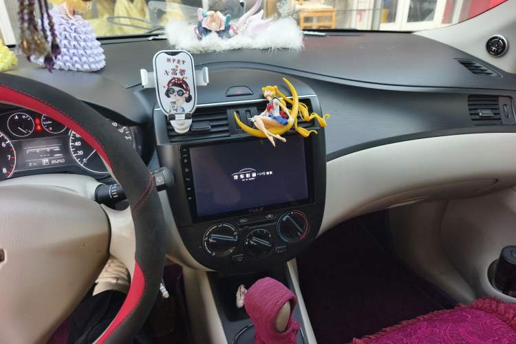 Used Nissan Tiida 2011 1.6L CVT Comfort Model Audio And AC Panel