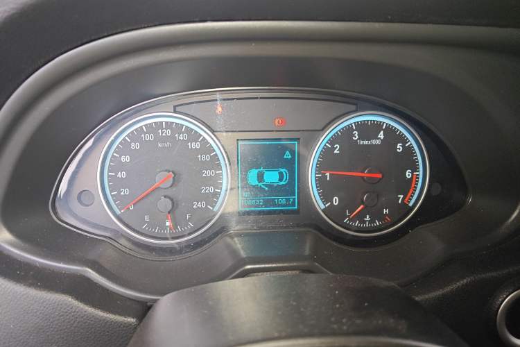 Used Brilliance V5 2012 1.5T Manual Two-Wheel Drive Luxury Version
