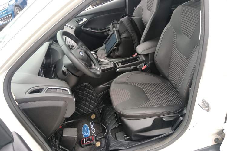 Used Ford Focus 2015 Sedan 1.6L Automatic Trend Model Left Front Seat