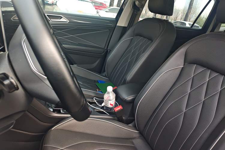 Used Volkswagen Tiguan L 2022 330TSI Automatic Two-Wheel Drive R-Line Enhanced Edition
