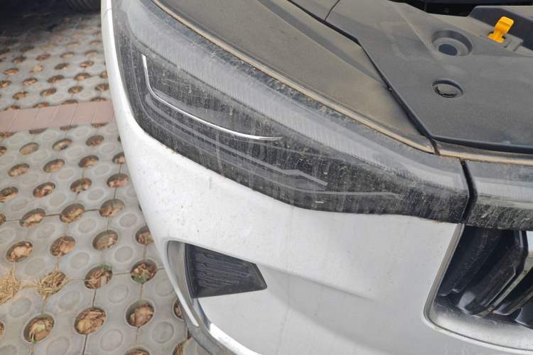 Used Geely Auto Emgrand X7 Sport 2026 Model 1.5TD Aspirational Right Front Headlight