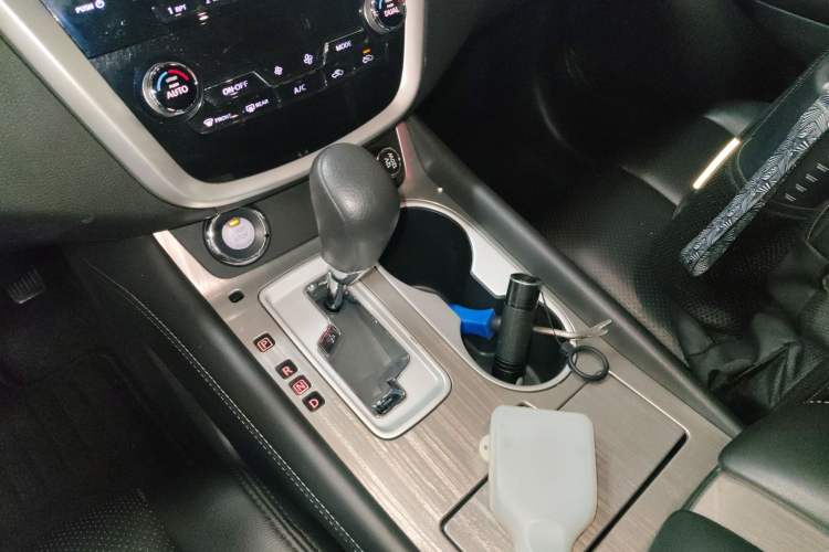 Used Nissan Murano 2015 2.5L XE Two-Wheel-Drive Elite Edition