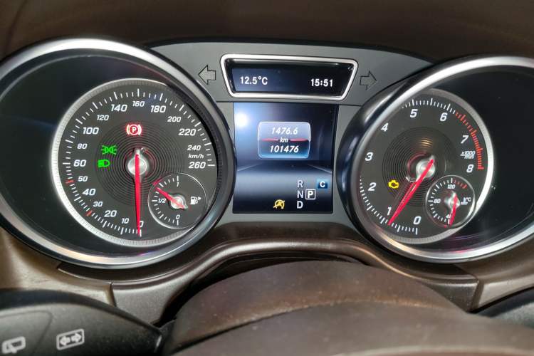 Used Mercedes-Benz GLE 2017 GLE 320 4MATIC Dynamic Model Odometer Close Up