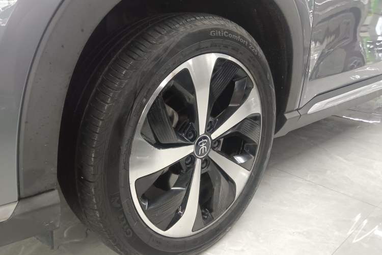 Used BYD Song PLUS New Energy 2021 DM-i 51KM Prestige Model Left Front Wheel Hub