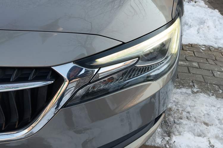 Used Buick GL6 2019 18T 6-Seater Elite Version China V Standard