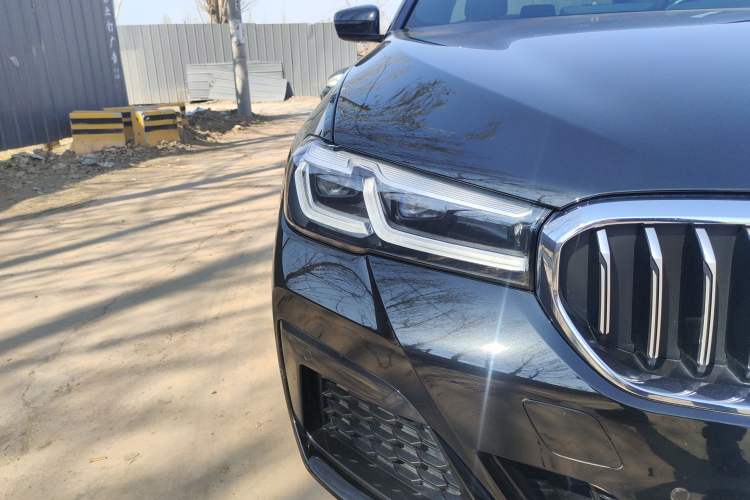 Used BMW 5 Series 2021 525Li M Sport Package Right Front Headlight