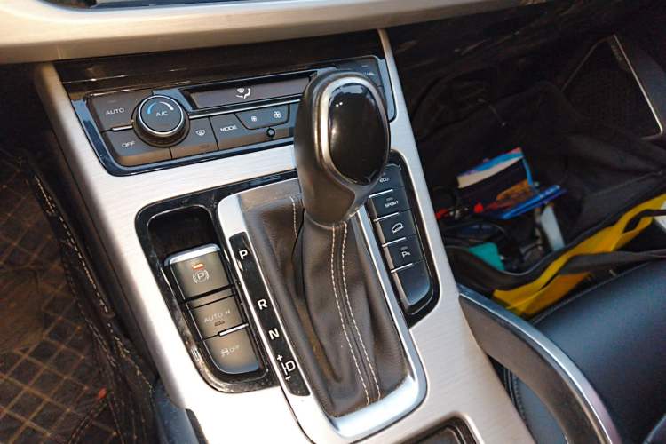 Used Geely Auto Emgrand X7 Sport 2016 1.8TD Automatic Smart Connectivity Version
