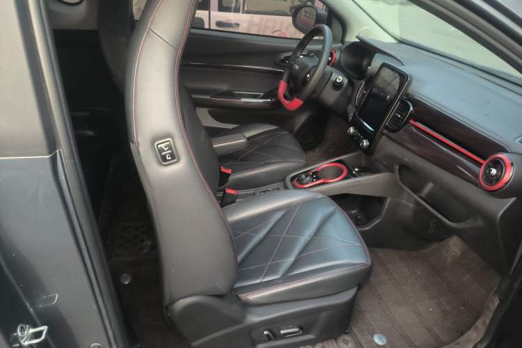 Used Chery QQ Little Ant 2022 Revised Version Sweet Pink Edition Half-Sugar Version Lithium Iron Phosphate 30.7 kWh 30 kW 301 km