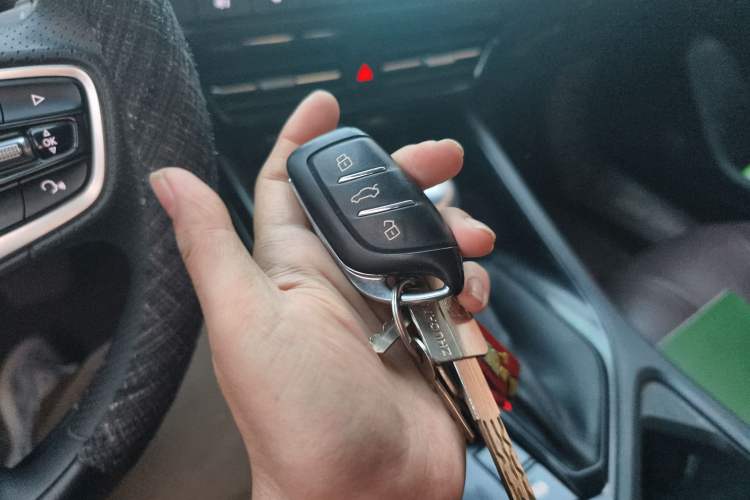 Used Roewe i5 2021 1.5L CVT Platinum Edition
