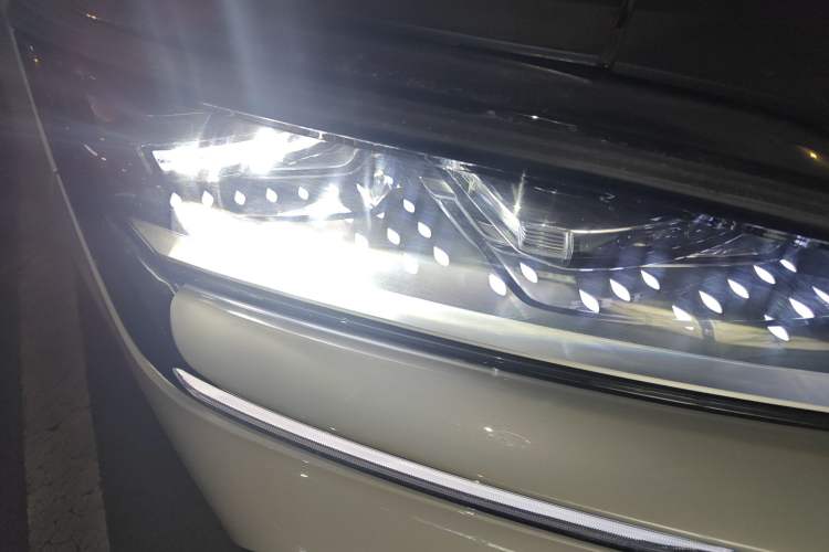 Used BYD Song PLUS New Energy 2025 DM-i 160KM Flagship Model Right Front Headlight