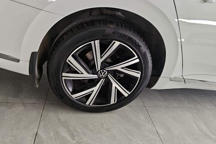 Used Volkswagen FAW-Volkswagen CC 2021 330TSI Ignite Edition Right Rear Wheel Hub