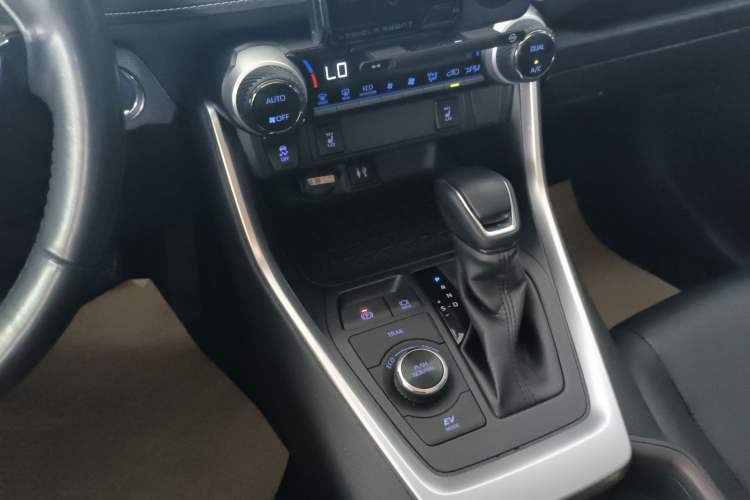 Used Toyota RAV4 2020 Dual-Engine 2.5L E-CVT 4x4 Elite PLUS Edition