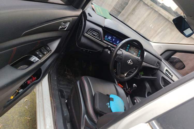 Used CHANGAN KAICHENG Oushang A600 2016 1.5L Manual Luxury 7-Seater